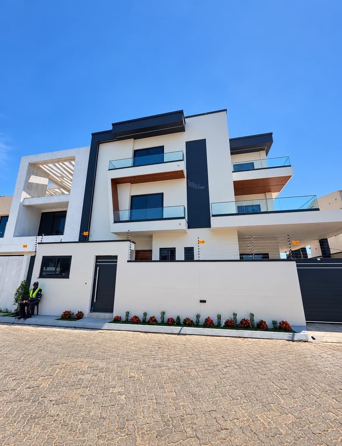 2 Bedroom House for Rent in Sommerschield, Maputo