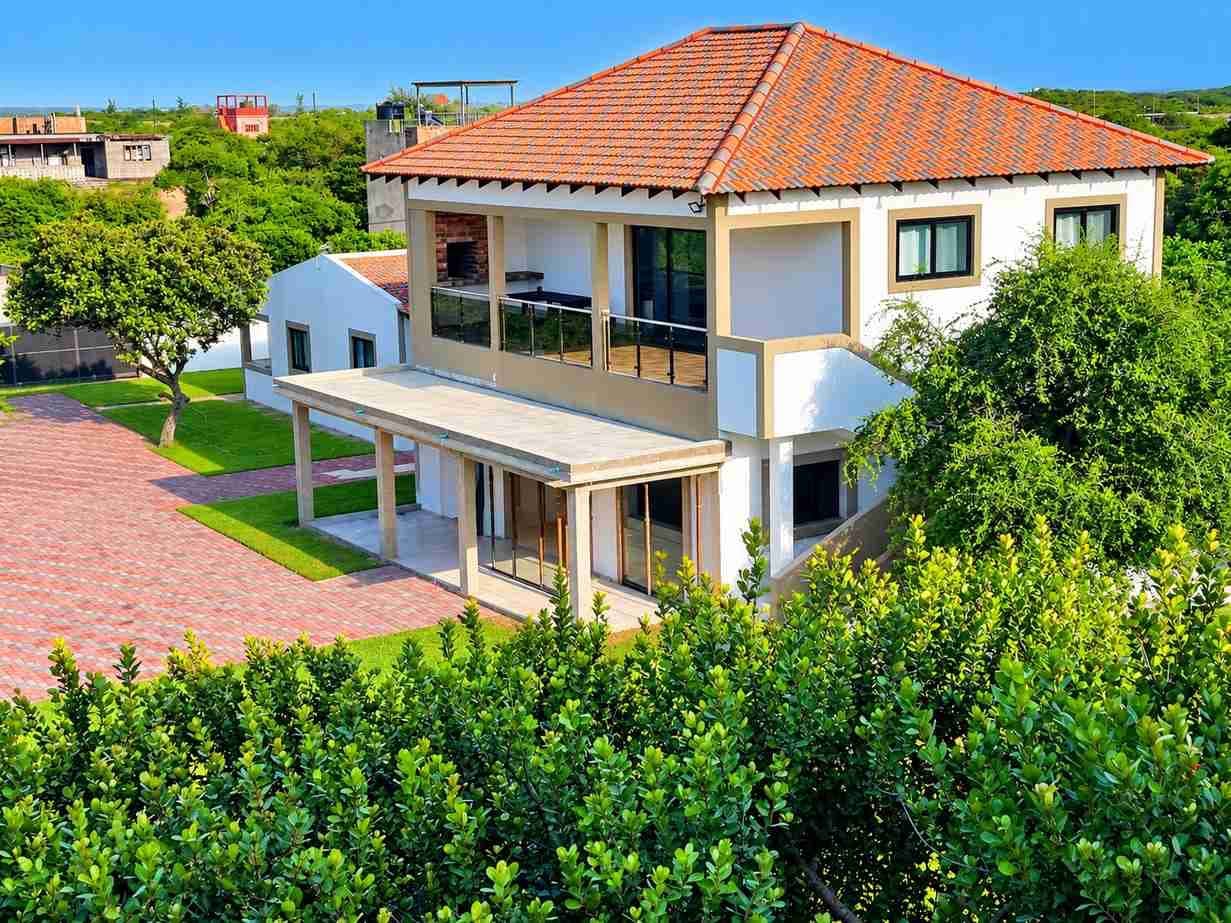 Moradia T10 à venda em Macaneta, Maputo